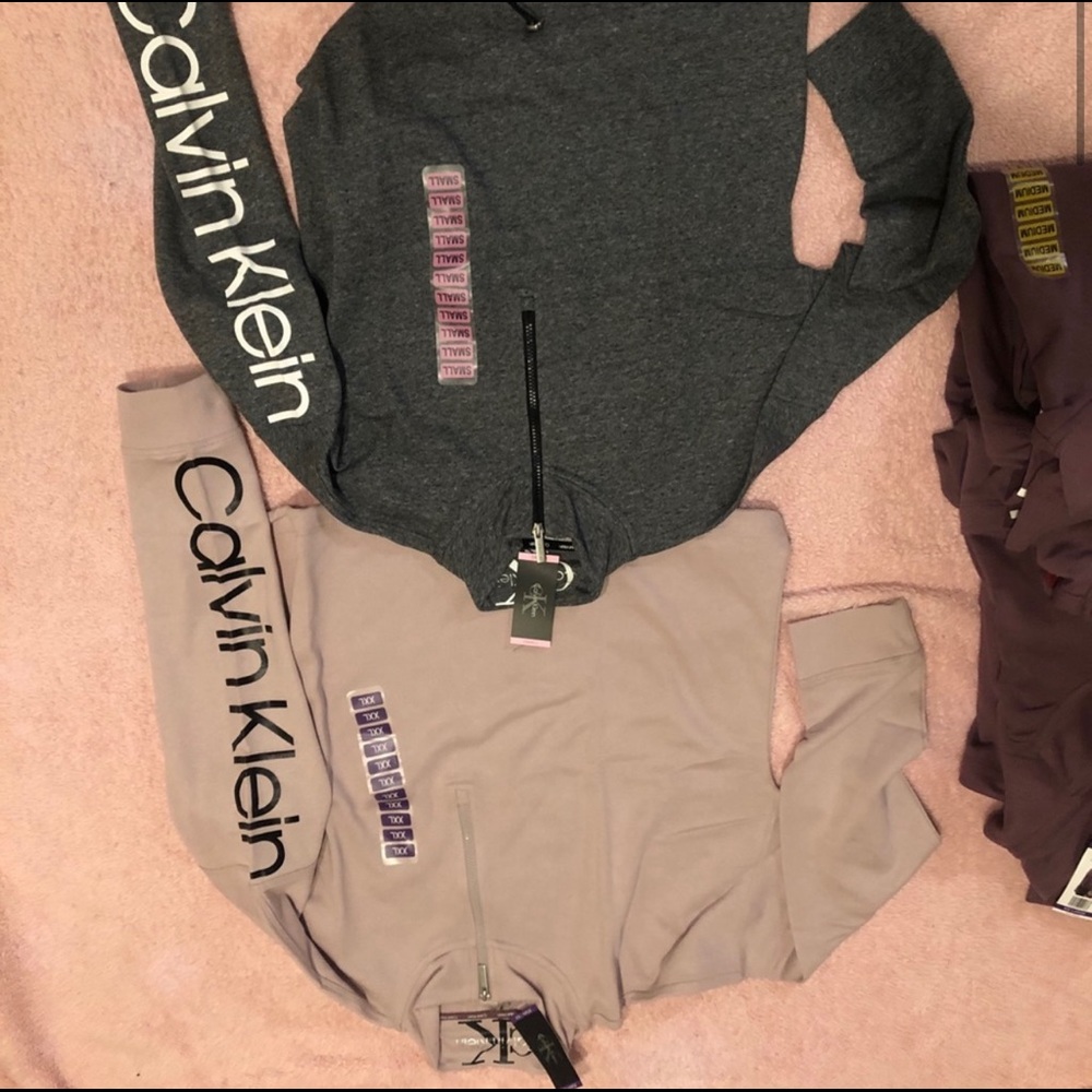 Crop top Calvin Klein sweater, 100% cotton light pink color